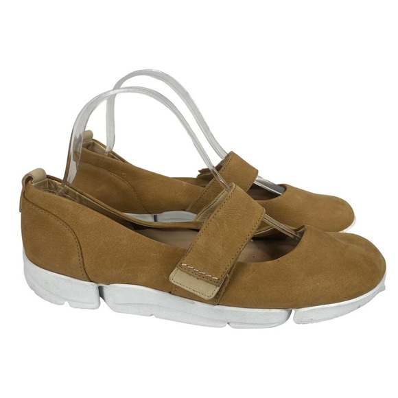 Clarks Shoes - EUC Clarks Women's SZ US 9  UK  6.5 Tri Carrie Tan Nubuck Leather Flats COmfort